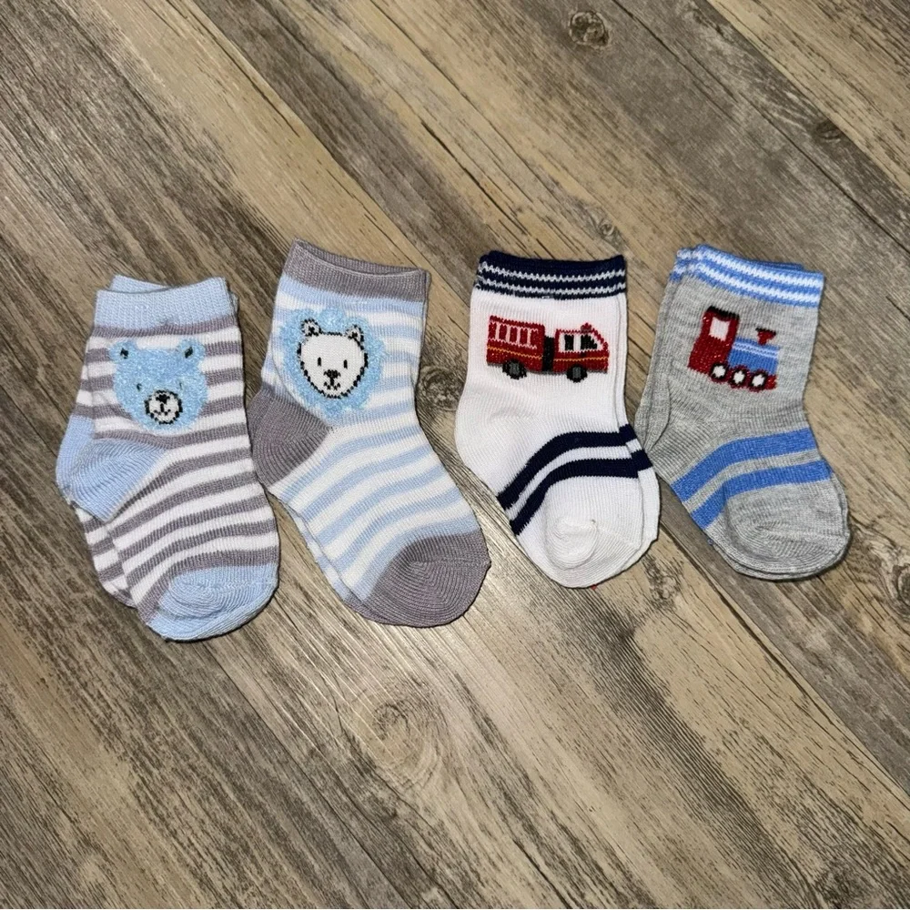 ☀️6/$20☀️ Baby Boy Socks Set